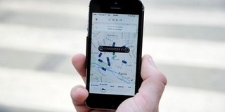Taxisblokádba kezdtek Franciaországban az Uber ellen Taxisblokádba kezdtek Franciaországban az Uber ellen