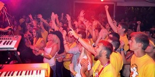 Több biztonsági őr vigyáz idén a pécsi egyetem gólyáira a táborokban