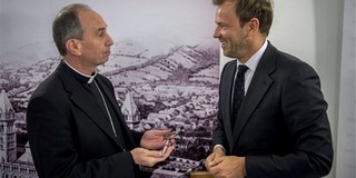 Ismét egyházi tulajdonba került a százmillióból felújított pécsi Virág-ház Ismét egyházi tulajdonba került a százmillióból felújított pécsi Virág-ház