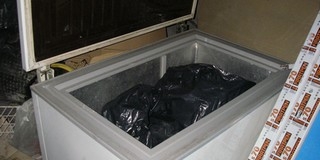 Hűtőládába rejtett dohányra csapott le a NAV