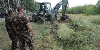 Többféle technológiával építik a mintakerítést