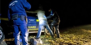 Terroristákat is keresnek a bevándorlók között