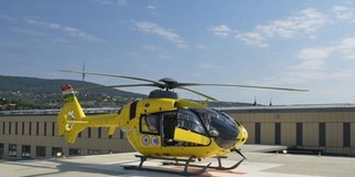 Leszállt az első helikopter a 400 ágyas klinika tetejére, a következő beteggel érkezhet Leszállt az első helikopter a 400 ágyas klinika tetejére, a következő beteggel érkezhet
