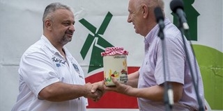Mohácson öntötték össze a gabonát a Magyarok kenyeréhez, a kovász Vajdaságból érkezett Mohácson öntötték össze a gabonát a Magyarok kenyeréhez, a kovász Vajdaságból érkezett