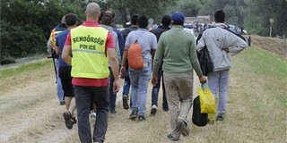 Közel ötszáz embert vesznek fel a menekültek miatt Közel ötszáz embert vesznek fel a menekültek miatt