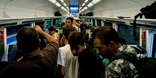 Megállították a migránsokkal teli vonatot az osztrák határon