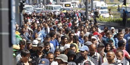 Több száz migráns elindult a Keleti pályaudvarról