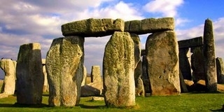 Nagy-Britannia legnagyobb érintetlen újkőkori építményét találhatták meg Stonehenge közelében Nagy-Britannia legnagyobb érintetlen újkőkori építményét találhatták meg Stonehenge közelében