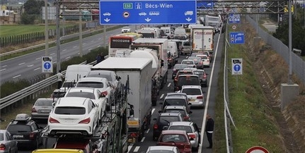 Időszakaszosan van nyitva a határ Hegyeshalomnál Időszakaszosan van nyitva a határ Hegyeshalomnál