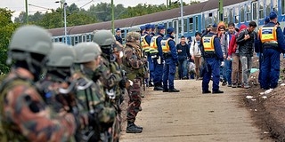 Áradat: szombaton csaknem 9500 migráns jött Áradat: szombaton csaknem 9500 migráns jött