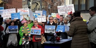 Az Ab előtt tüntettek a Quaestor-károsultak