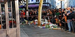 Tévés kulisszatitkokról is beszélt Kert Attila pécsi előadásán a párizsi terror kapcsán Tévés kulisszatitkokról is beszélt Kert Attila pécsi előadásán a párizsi terror kapcsán