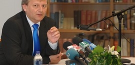 Hiller István: nem tűnnek el reáltárgyak