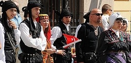 Szerdánként nyári táncházak