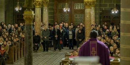 A Tízparancsolat áll a hajnali szentmisék középpontjában A Tízparancsolat áll a hajnali szentmisék középpontjában
