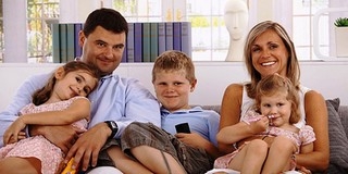 Tízmilliós támogatást ad az állam három gyermekért Tízmilliós támogatást ad az állam három gyermekért