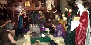 Ismét felállították az életnagyságú betlehemet a pécsi Ferences templomban Ismét felállították az életnagyságú betlehemet a pécsi Ferences templomban