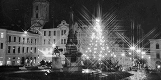 Már száz éve is állt karácsonyfa a Széchenyi téren – Reklámhadjáratok a régi Pécs ünnepén