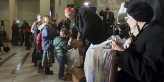 Erdő Péter karácsonykor: Istennel találkozni egyszerre félelmetes és elbűvölő Erdő Péter karácsonykor: Istennel találkozni egyszerre félelmetes és elbűvölő