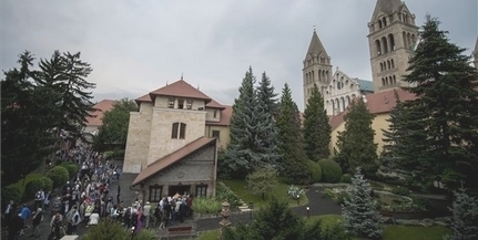 Kulturális séta a Püspökvárban, bejglivel, borral Kulturális séta a Püspökvárban, bejglivel, borral