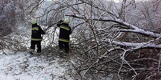 Mérleg a hideg napok után: majd' százszor riasztották a megyében a tűzoltókat a havazás miatt Mérleg a hideg napok után: majd' százszor riasztották a megyében a tűzoltókat a havazás miatt