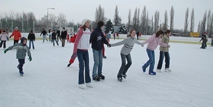 Éjszaka is korcsolyázhatunk a pécsi műjégpályán jövő hét szombaton