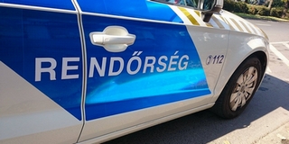 Árokba csúszott egy kamion, teljes útlezárás Szigetvárnál Árokba csúszott egy kamion, teljes útlezárás Szigetvárnál