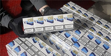 Dubajból próbált cigarettát csempészni két férfi Dubajból próbált cigarettát csempészni két férfi