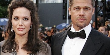 Megszülettek Jolie és Brad Pitt ikrei Megszülettek Jolie és Brad Pitt ikrei
