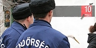 Bespájzolt volna lopott parfümökből egy pécsi trió Bespájzolt volna lopott parfümökből egy pécsi trió
