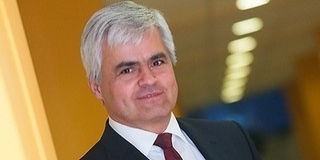 Jenei Zoltán, a Pécsi Tudományegyetem kancellárja teheti rendbe a Klik gazdálkodását Jenei Zoltán, a Pécsi Tudományegyetem kancellárja teheti rendbe a Klik gazdálkodását