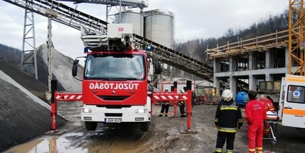 Negyven méter magasból mentettek a komlói tűzoltók Negyven méter magasból mentettek a komlói tűzoltók