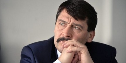 Áder normakontrollt kért az MNB- és a postatörvény módosításáról Áder normakontrollt kért az MNB- és a postatörvény módosításáról