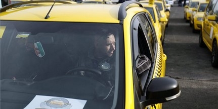 Ismét az Uber ellen lázadnak a taxisok a fővárosban Ismét az Uber ellen lázadnak a taxisok a fővárosban