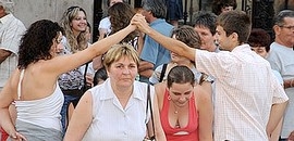 Ezúttal horvát táncok a Színház téren