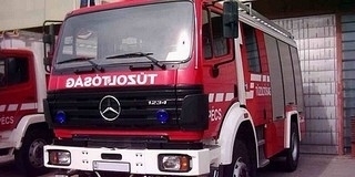 Lángra kapott a száraz fű a Lőtéri domboknál Lángra kapott a száraz fű a Lőtéri domboknál