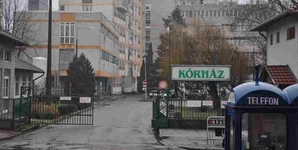Kiürítik az orosházi kórházat, bombát keresnek Kiürítik az orosházi kórházat, bombát keresnek