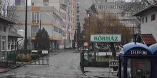 Kiürítik az orosházi kórházat, bombát keresnek Kiürítik az orosházi kórházat, bombát keresnek