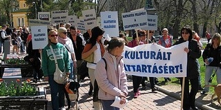 Felemelik a hangjukat: a kínzások ellen és a felelős állattartásért vonulnak Pécsett Felemelik a hangjukat: a kínzások ellen és a felelős állattartásért vonulnak Pécsett