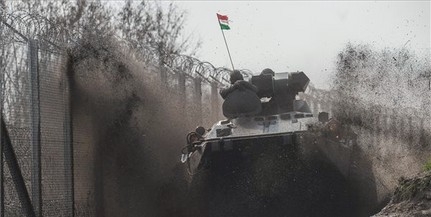 Több mint kétszáz határsértőt fogtak el a rendőrök Több mint kétszáz határsértőt fogtak el a rendőrök