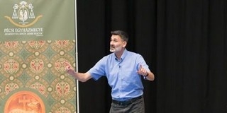Rengetegen voltak kíváncsiak Pál Ferenc atyára Pécsett Rengetegen voltak kíváncsiak Pál Ferenc atyára Pécsett