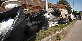 Lomhalmozás Pécsett: a hely, ahonnan Farkas Bertalan szkafanderének darabjai is előkerülhetnek Lomhalmozás Pécsett: a hely, ahonnan Farkas Bertalan szkafanderének darabjai is előkerülhetnek