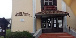 Elkészült a felirat Vajszlón: Balikó Tamás Művelődési Központ Elkészült a felirat Vajszlón: Balikó Tamás Művelődési Központ