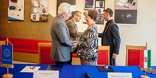 Névhasználati jogot kapott az egyetem a Zsolnay családtól