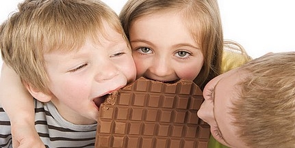 Mostantól tilos cukorkát, csokit vinni a pécsi ovikba – a szülők egy része örül, mások felháborodtak