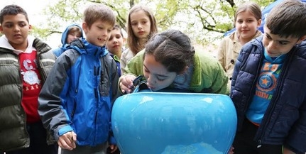 Újabb pécsi iskolában adtak át ivókutat - a szolgáltató pályázatán nyerték a gyerekek