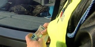 Zsebre dolgoztak a zsaruk, a főnök meg hagyta Zsebre dolgoztak a zsaruk, a főnök meg hagyta