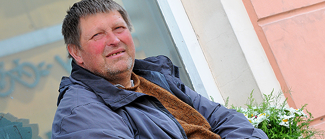 Már négy éve üres a kirakat: a pécsiek kedvenc virágárusára, Jandó Lászlóra emlékezünk