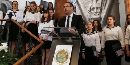 A keresztút mindannyiunk életének része - megnyílt a Lourdes-i keresztút fotókiállítás A keresztút mindannyiunk életének része - megnyílt a Lourdes-i keresztút fotókiállítás