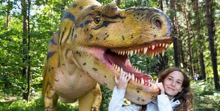 Átadták Magyarország legnagyobb dinoszauruszparkját Átadták Magyarország legnagyobb dinoszauruszparkját